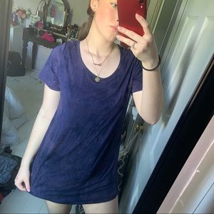 Super cute open back t-shirt💜